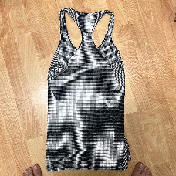 Lululemon cool racerback tank top - size 6 - Picture 2 of 2